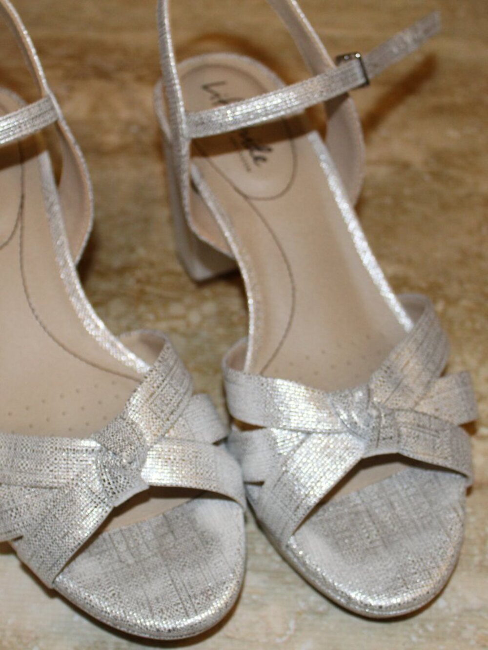 Life Stride Silver Metallic Sandals Size 8.5 Wide